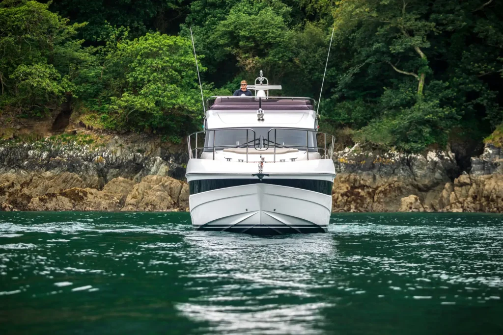 f45-exterior-white-hull-10