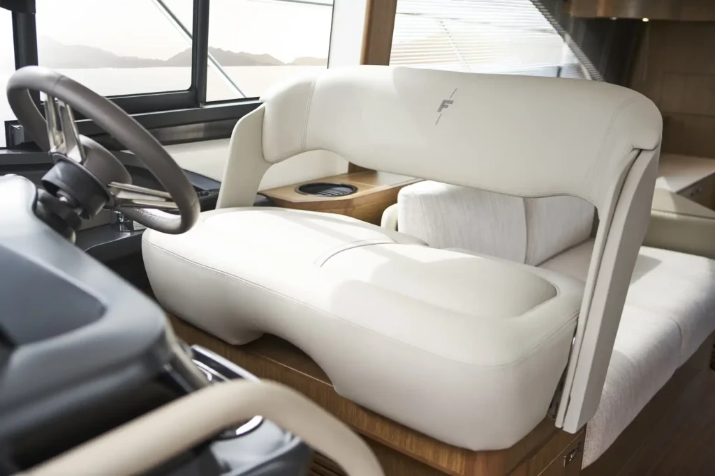f45-interior-helm-seat-rovere-oak-satin