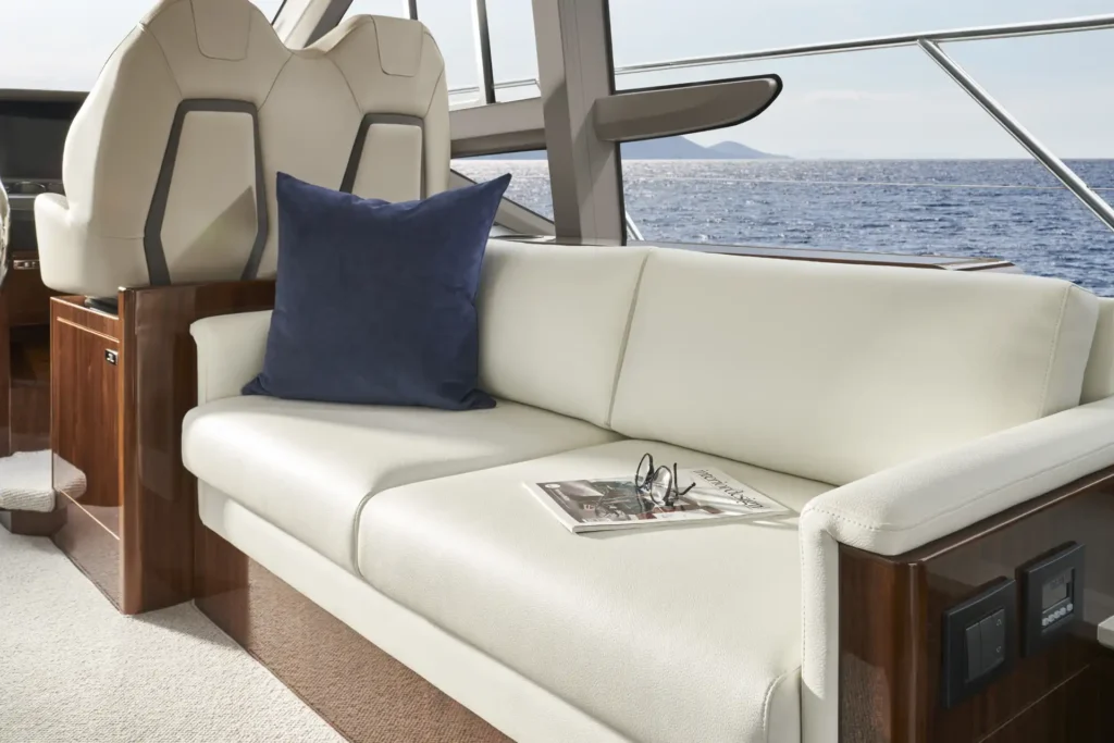 f50-interior-saloon-seating-starboard-walnut-satin-2022