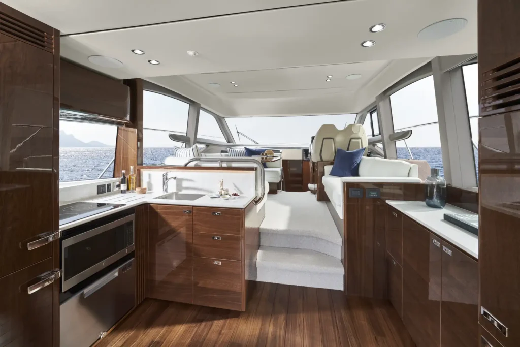 f50-interior-saloon-walnut-satin-2022