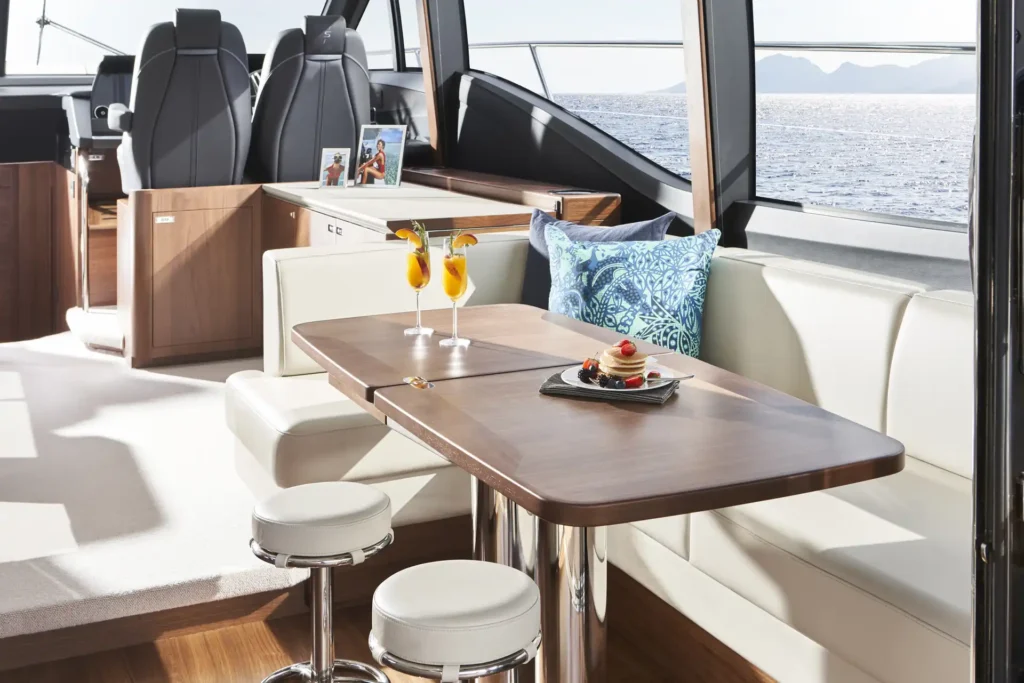 s62-interior-dining-area-with-stools