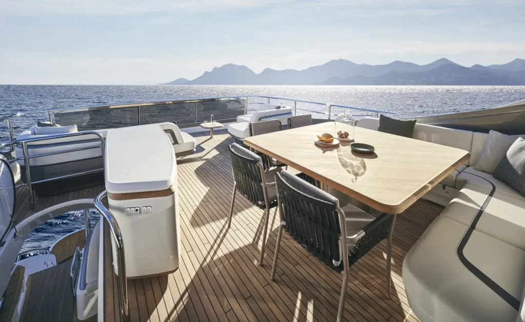 x80-exterior-upper-deck-aft