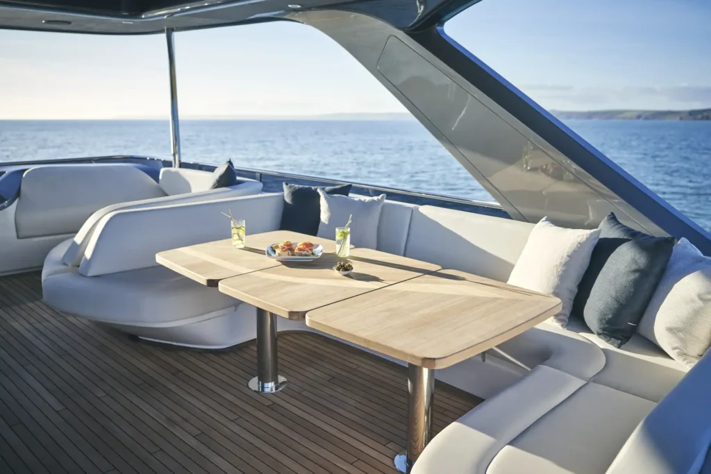y72-exterior-flybridge-dining-table-1