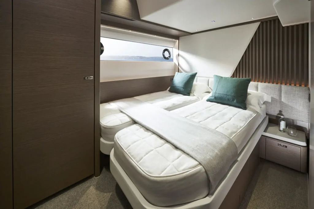 y72-interior-starboard-guest-cabin-2