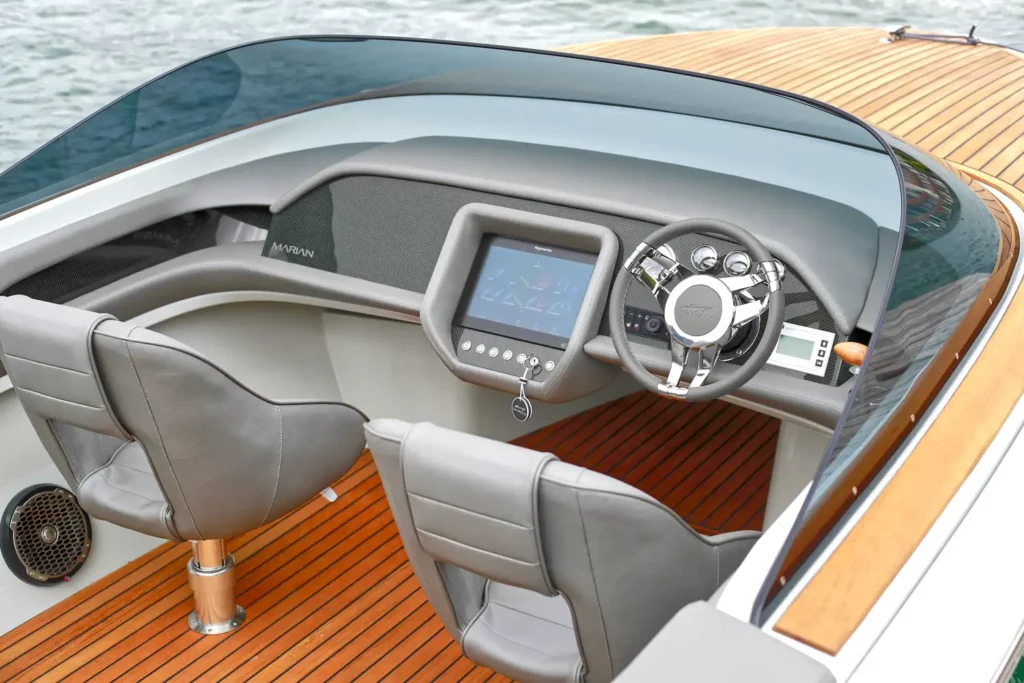 Marian M 800 Detailaufnahme Cockpit