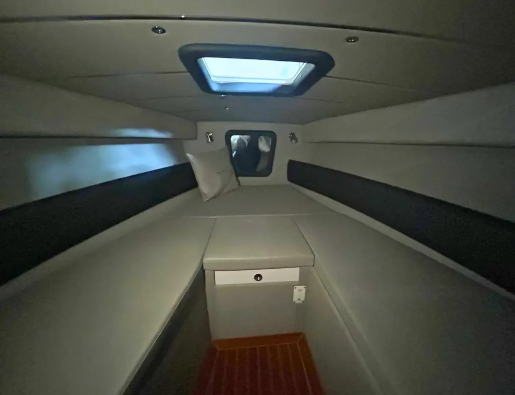 mostes-28-2018-cabin-bed