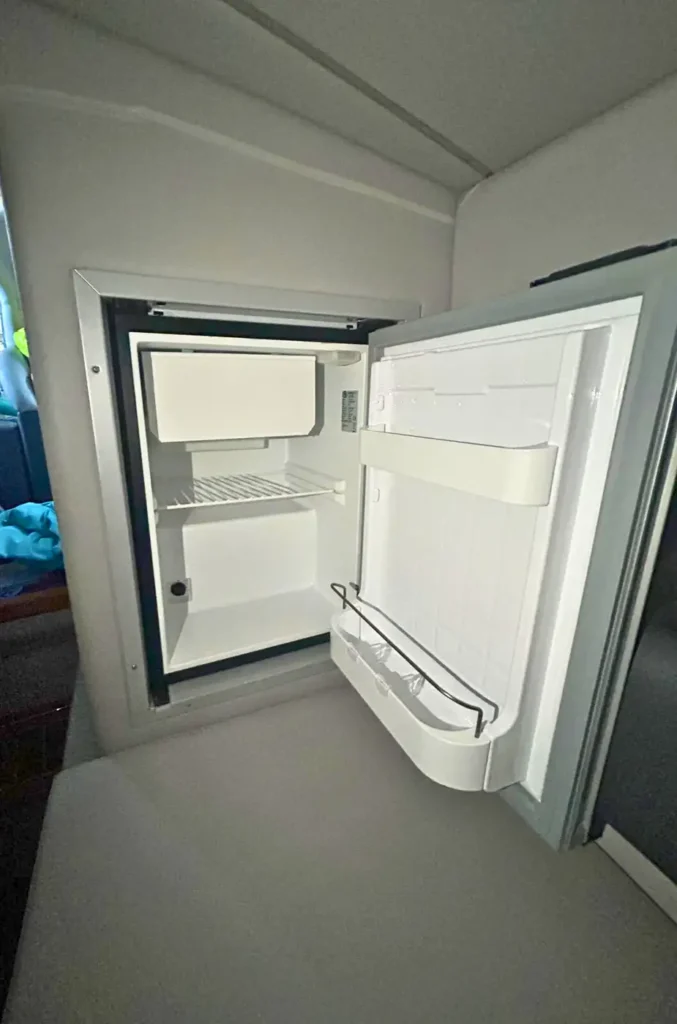 mostes-28-2018-cabin-fridge