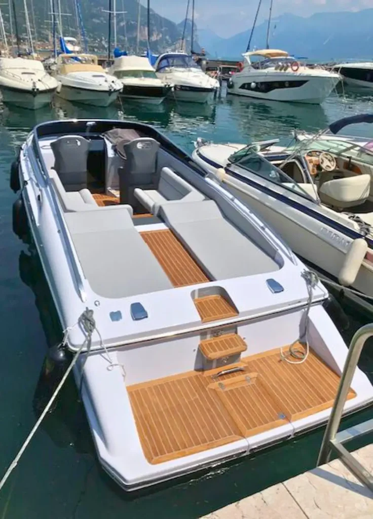 mostes-28-2018-docked-stern-view