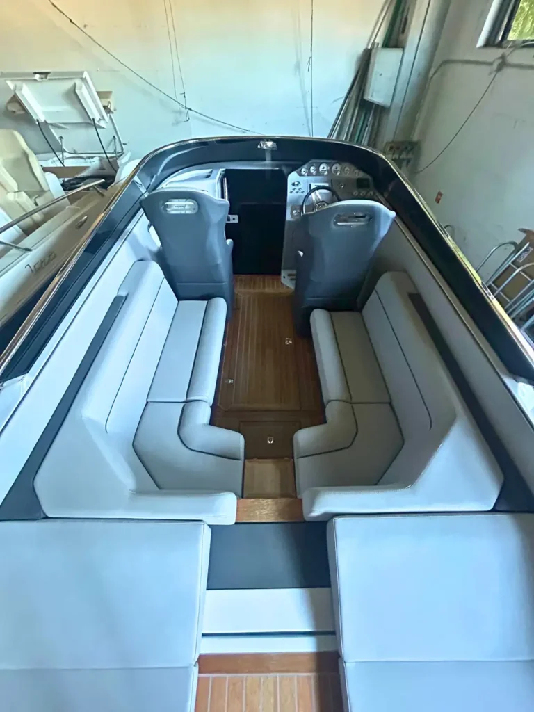 mostes-28-2018-indoor-cockpit-view