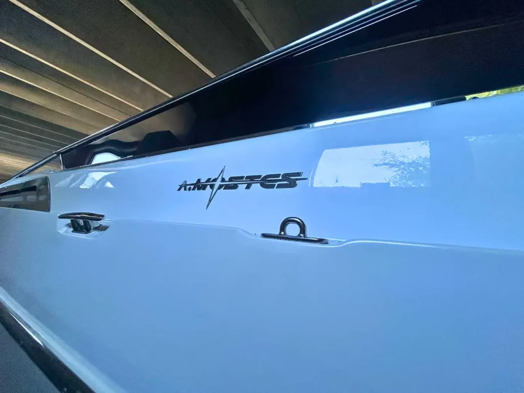 mostes-28-2018-side-profile-logo