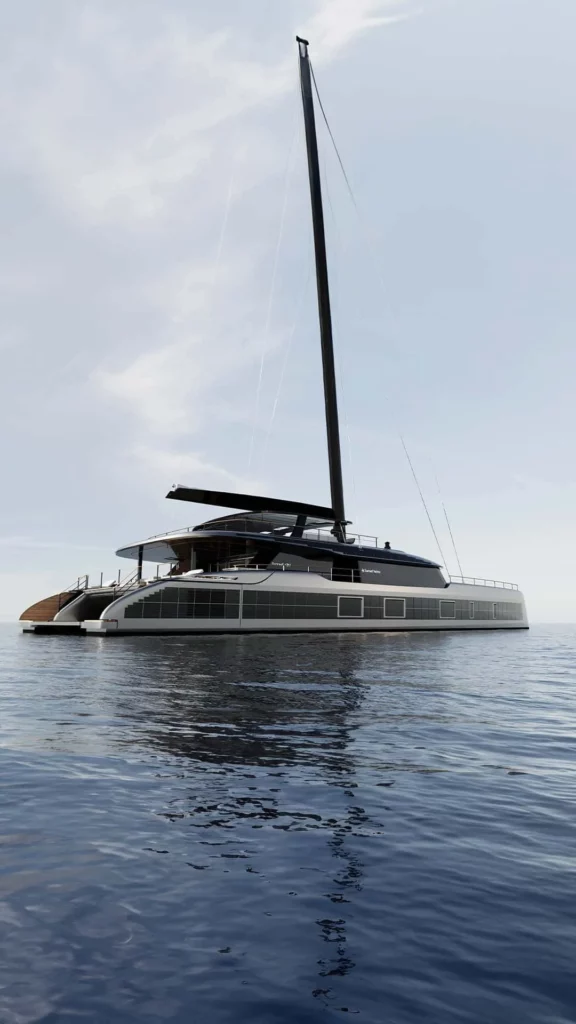 Seitenansicht des Sunreef 43M Superkatamarans, der elegant auf ruhigem Wasser segelt. Das moderne Design mit großen Glasflächen und einem weitläufigen Deck bietet einen luxuriösen Aufenthalt an Bord.