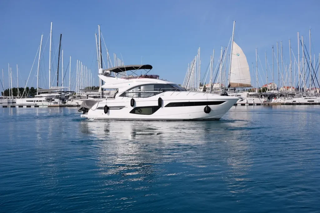 Princess_yachts_F50_exterior_01