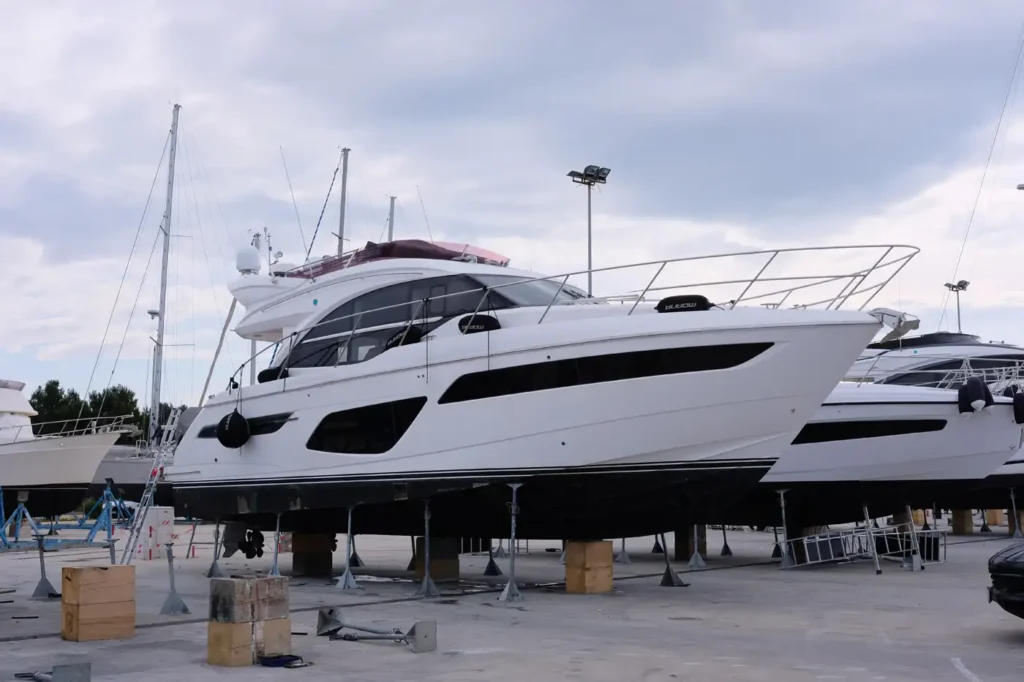 Princess_yachts_F50_exterior_03