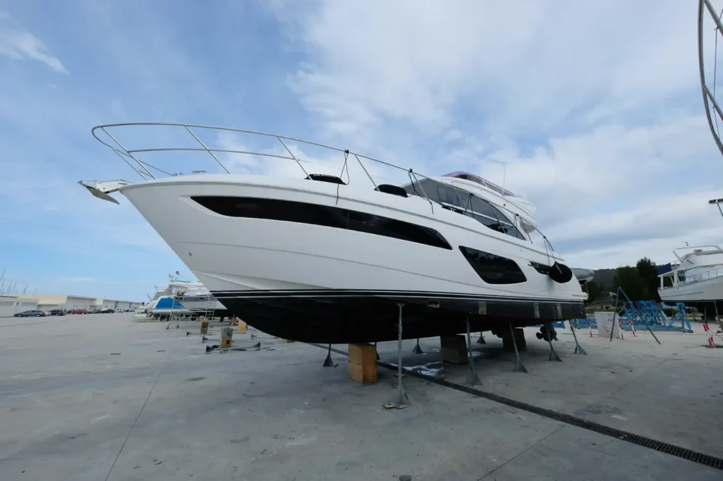 Princess_yachts_F50_exterior_04