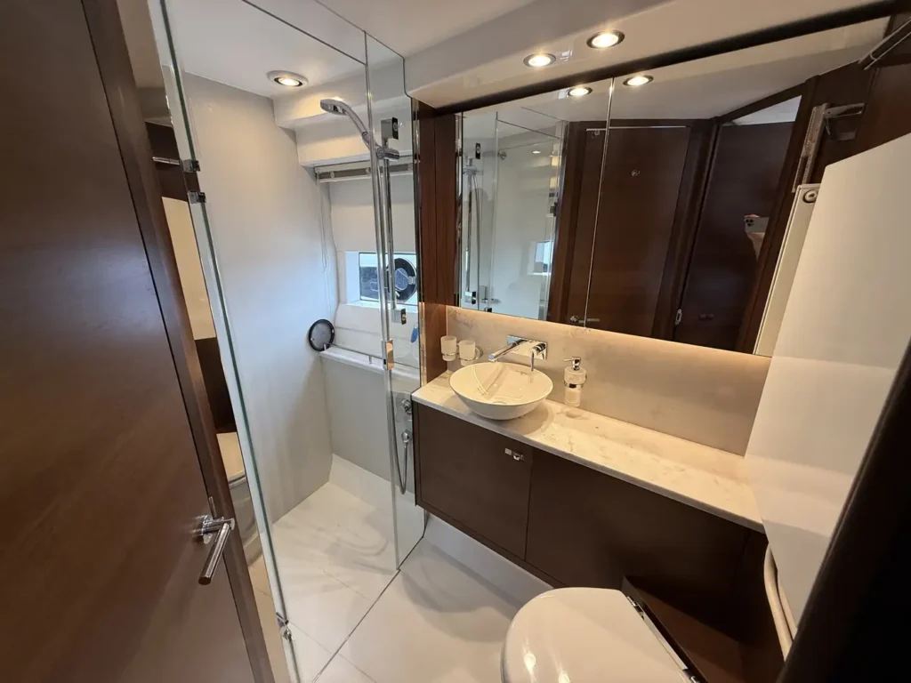 Princess_yachts_F50_interior_21