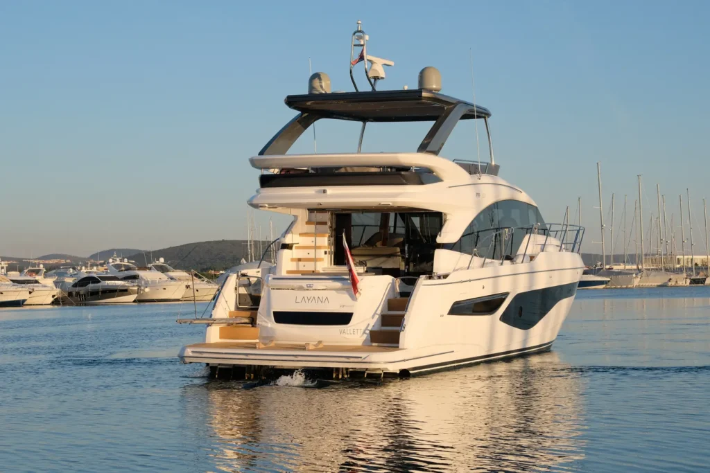 Princess_F55_2024_05_Rear_View