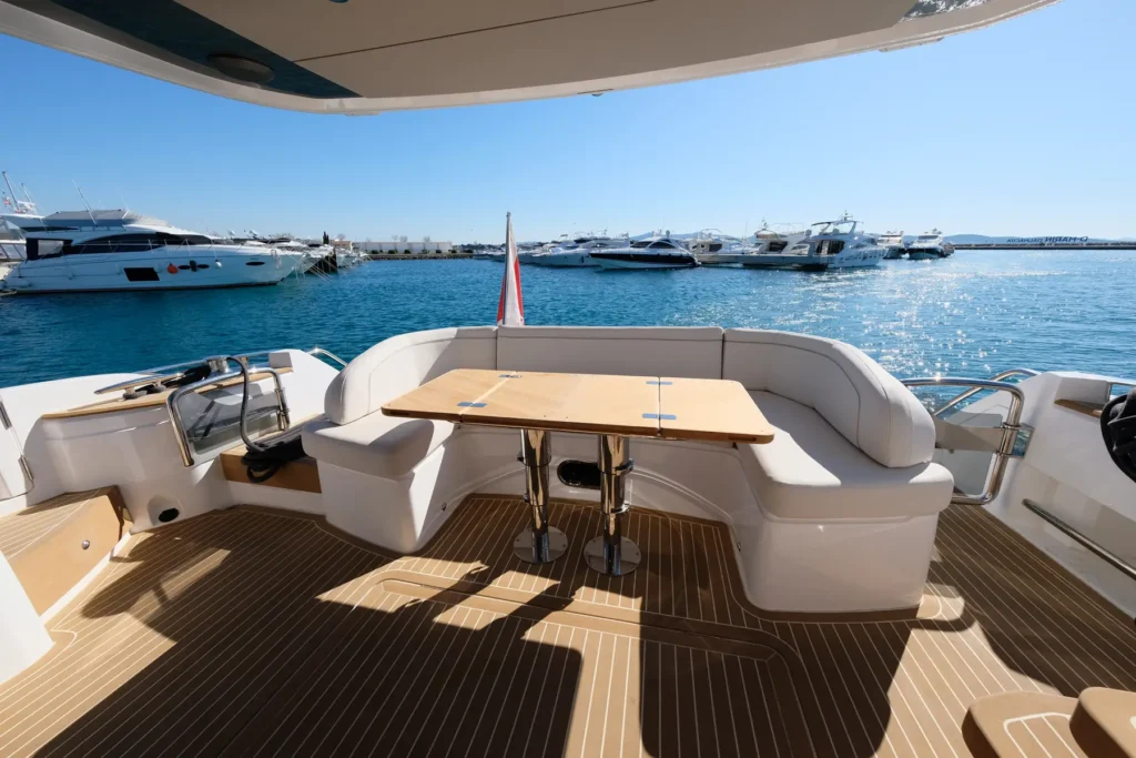 Princess_F55_2024_13_Aft_Deck_Seating