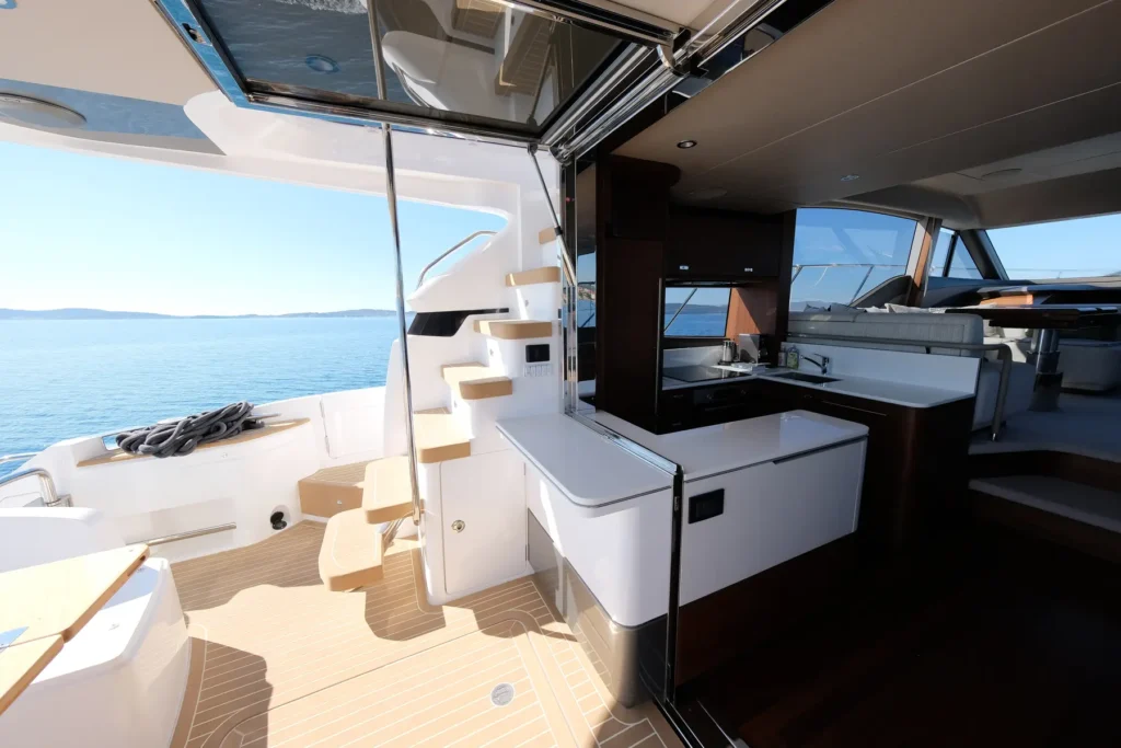 Princess_F55_2024_14_Aft_Deck_Kitchen_View