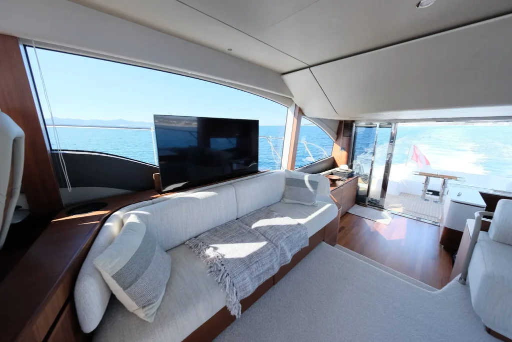 Princess_F55_2024_28_Lounge_TV