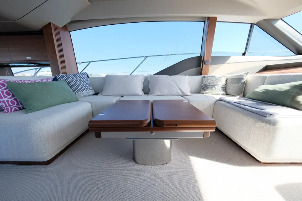 Princess_F55_2024_29_Lounge_Seating